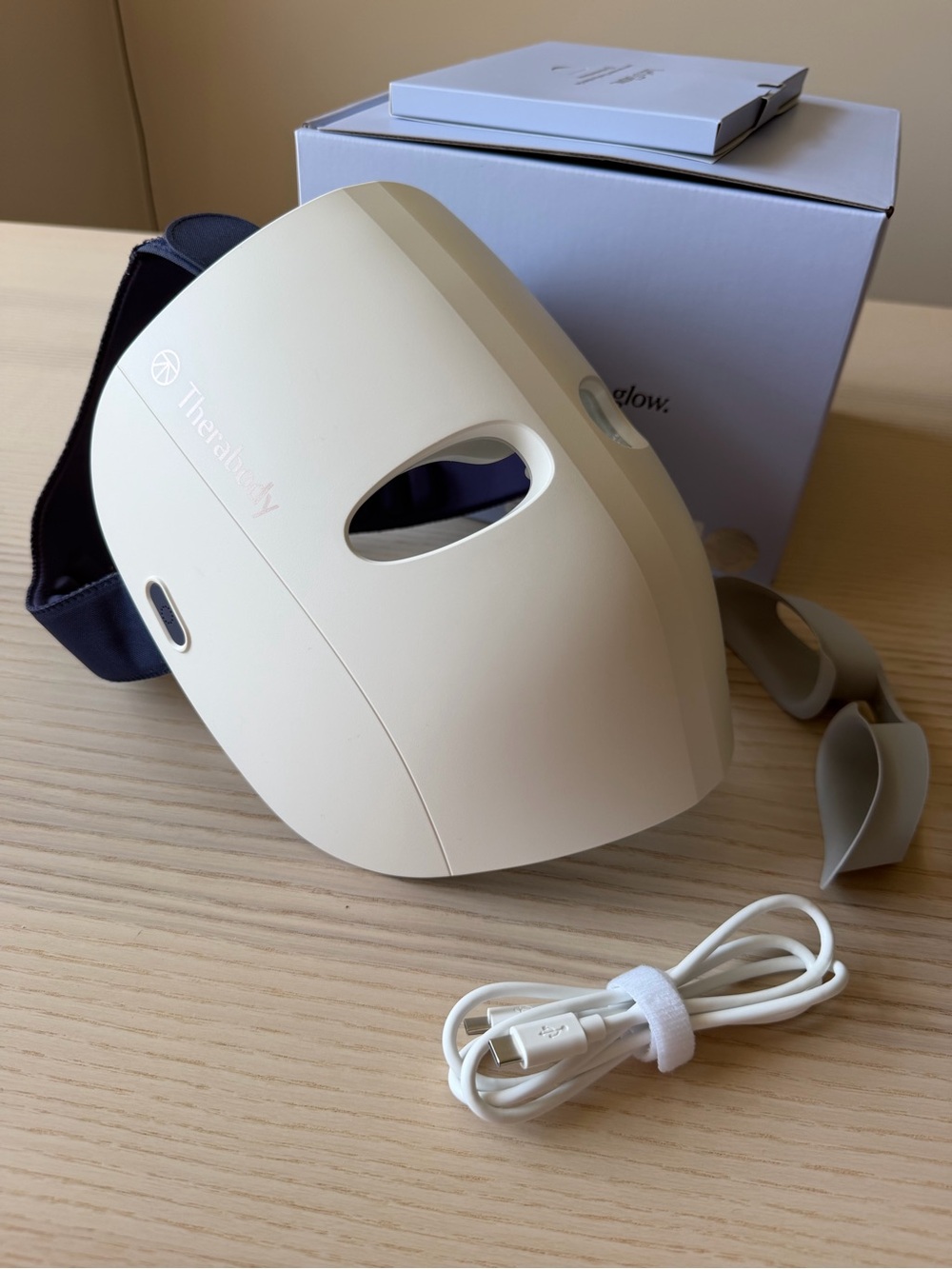 ✨ THERABODY TheraFace Mask Glo LED Light Therapy Device + Box ✨ - Picture 3 of 8